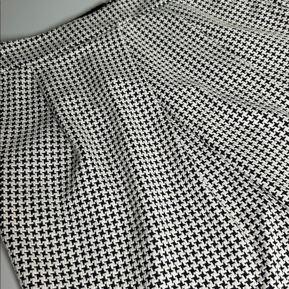 BANANA REPUBLIC Womens Size 12 Pencil Skirt Black White Geo Houndstooth Pattern - Picture 9 of 13